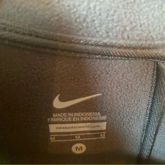 Women’s Nike Navy Jacket size Medium - Picture 6 of 12